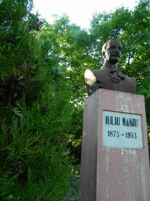 Iuliu-Maniu-bust