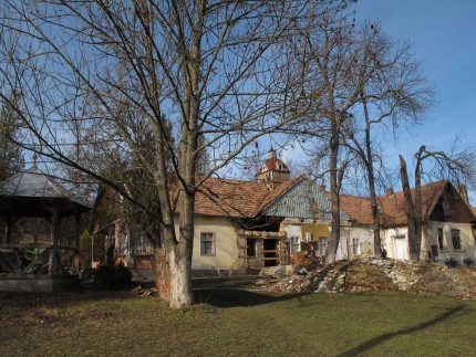 Pe Dealul Țarinei, la Bădăcin, istoria românilor e la ea acasă