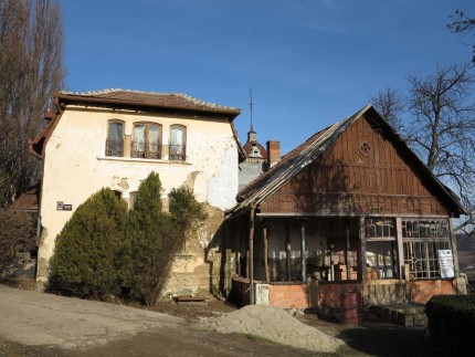 Pe Dealul Țarinei, la Bădăcin, istoria românilor e la ea acasă