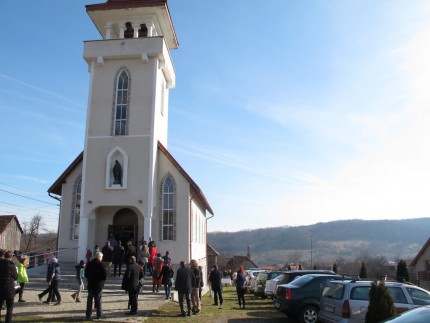 Oamenii au luat drumul Bădăcinului pentru a paisprezecea oară consecutiv pentru a cinsti memoria lui Iuliu Maniu la el acasă