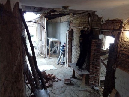 casa_maniu_zid2_prabusit