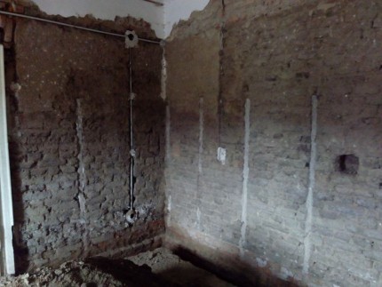 recipiente_gasite_in_casa_maniu