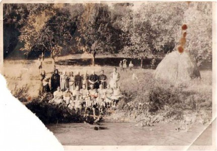 Povești din Uileacu Șimleului: Interviuri cu bunica - VII. Mártonffy, voioage, înmuierea cânepii