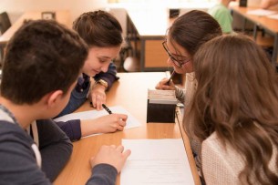 16 elevi de gimnaziu, premiați în urma concursului ”Mecanica și electronica fără secrete”