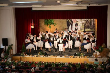 De vorbă cu Daniel Pop, după lansarea primului său album muzical – „Horile m-o dus prin lume” 