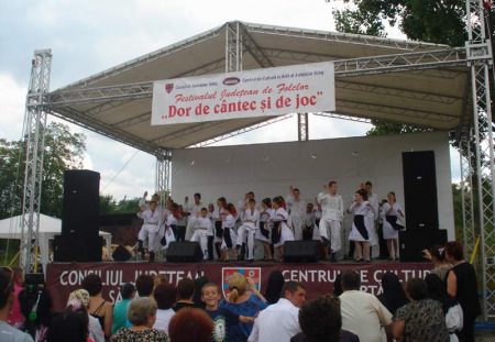 festival_folclor_Banisor_Salaj